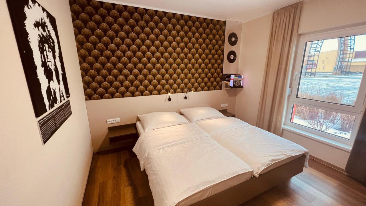 Jukebox Hotel 3*